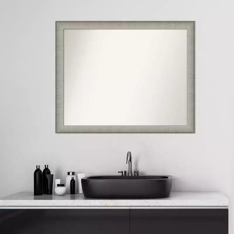 Specchio da Parete con Cornice, 78,7 cm x 63,5 cm, Peltro Spazzolato, Rettangolare, 1 Persona