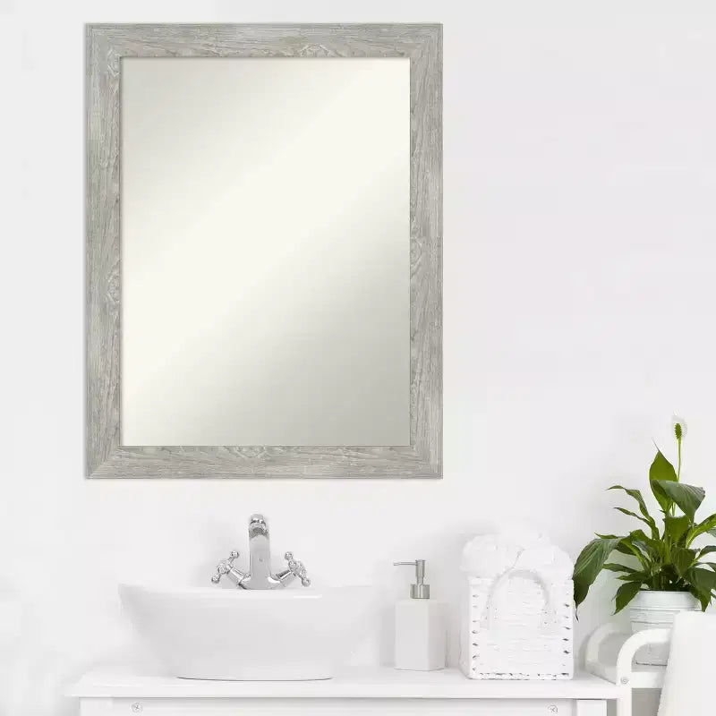 Specchio da parete rettangolare con cornice stretta grigio lavato, singolo, 21,5" x 27,5"