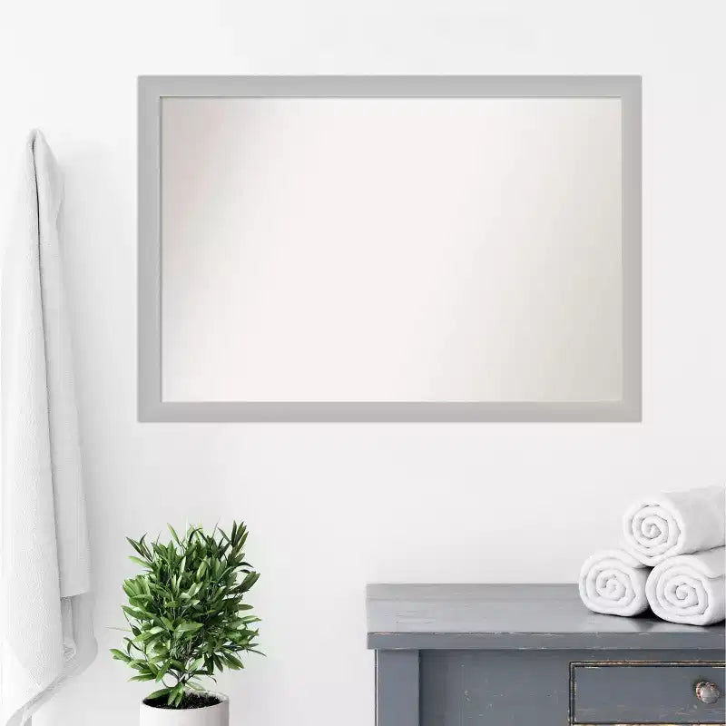 Specchio da parete rettangolare con cornice in legno argentato – Singolo, 38,5" x 26,5"