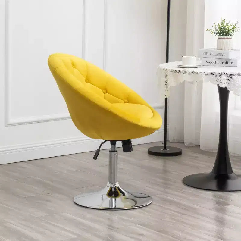 Poltroncina girevole in velluto giallo trapuntato, 1 posto
