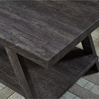 Tavolino rettangolare grigio con ripiano portaoggetti