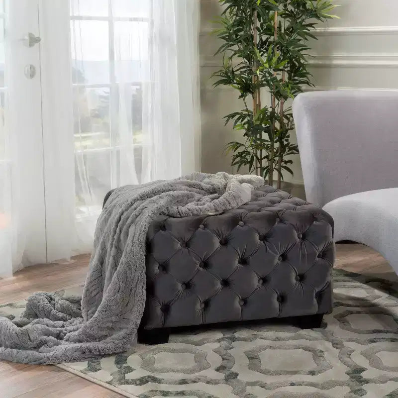 Panca poggiapiedi quadrata in velluto grigio/blu navy – 1 persona